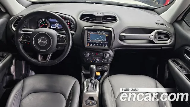 Jeep Renegade — интерьер