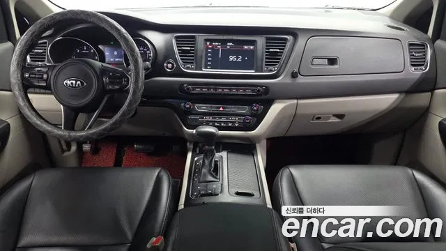 Kia Carnival — интерьер