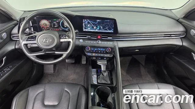 Hyundai Elantra — интерьер