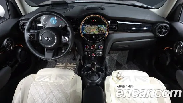 MINI Cooper — интерьер