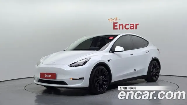 Tesla Model Y — экстерьер