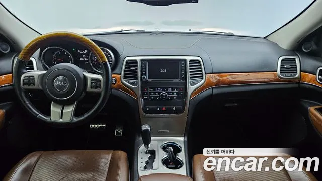 Jeep Cherokee — интерьер