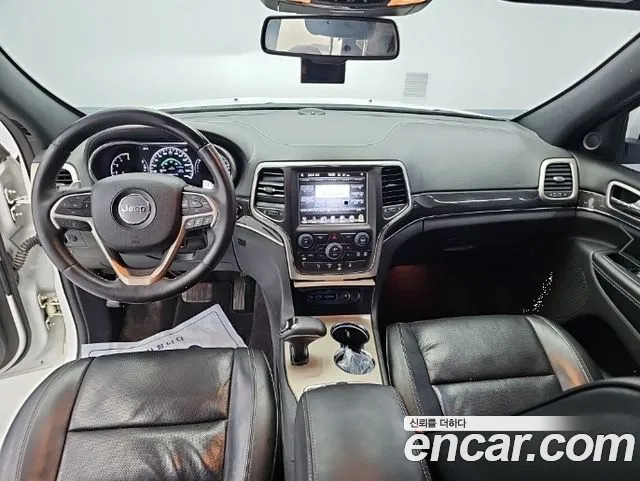 Jeep Cherokee — интерьер