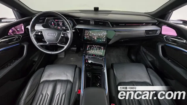 Audi e-tron — интерьер