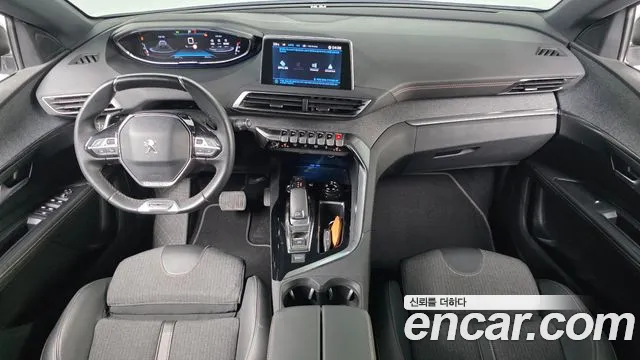 Peugeot 5008 — интерьер
