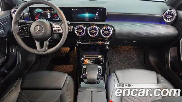 Mercedes-Benz A-класс — интерьер
