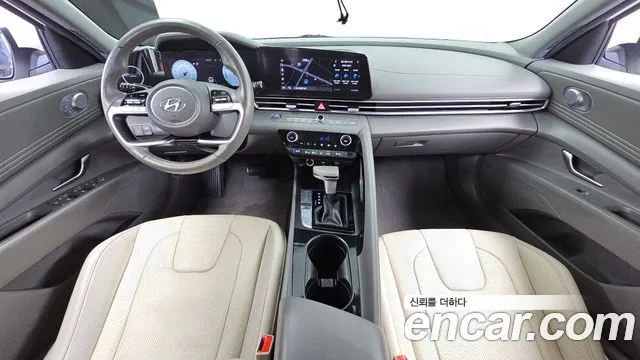 Hyundai Elantra — интерьер
