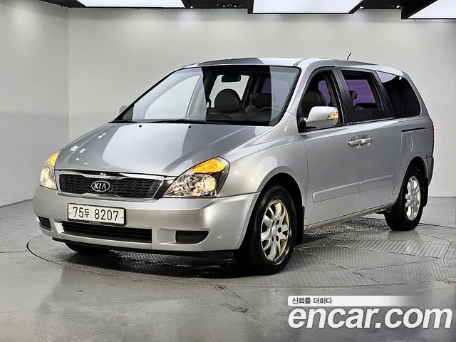 Kia Carnival — экстерьер