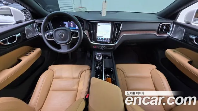 Volvo V60 — интерьер