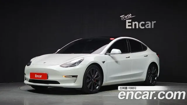 Tesla Model 3 — экстерьер