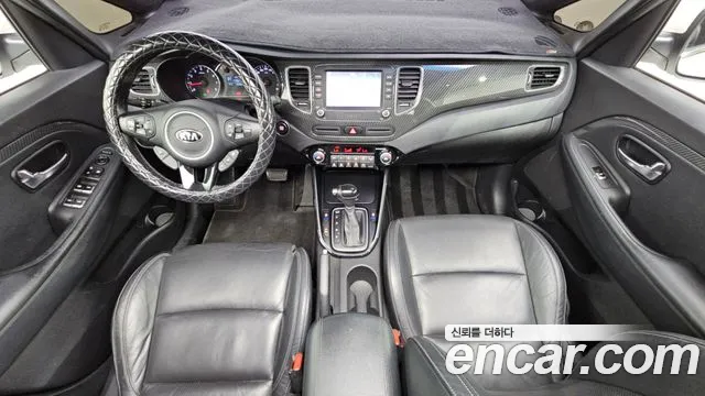 Kia Carens — интерьер
