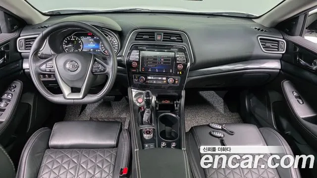 Nissan Maxima — интерьер