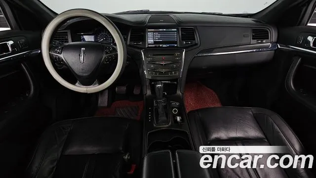 Lincoln MKS — интерьер