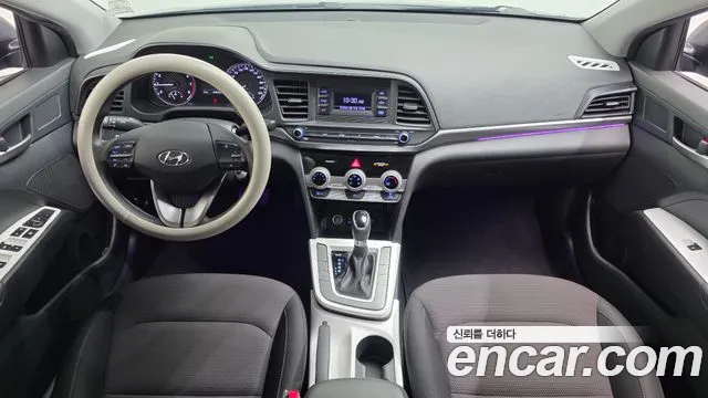 Hyundai Elantra — интерьер