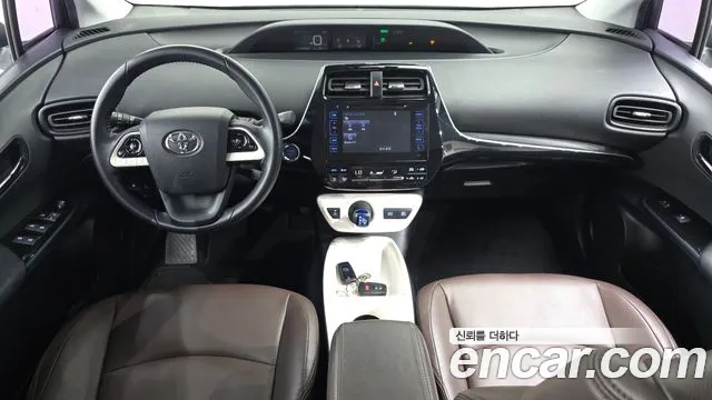 Toyota Prius — интерьер