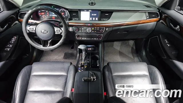 Kia K7 — интерьер