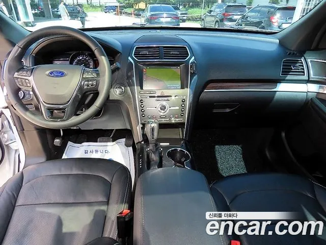 Ford Explorer — интерьер