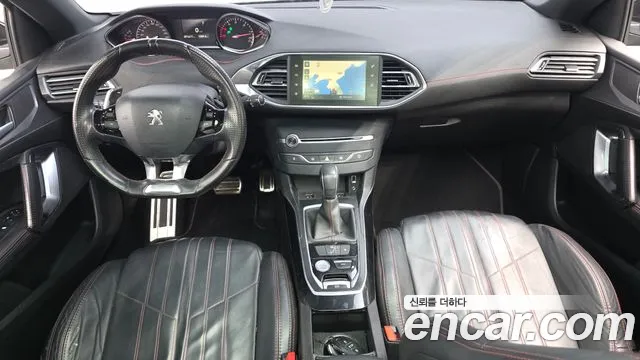 Peugeot 308 — интерьер