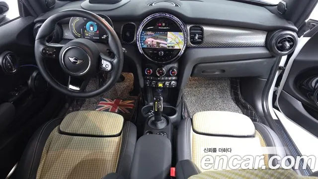 MINI Cooper — интерьер