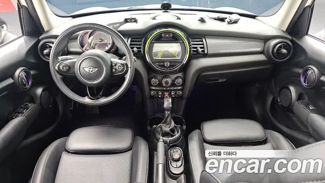 MINI Cooper — интерьер