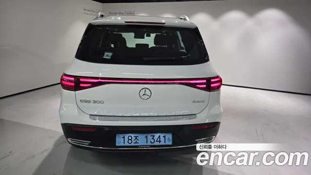 Mercedes-Benz EQB — интерьер