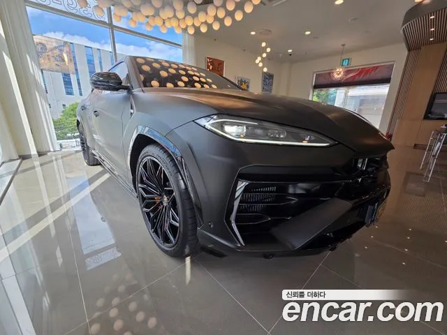 Lamborghini Urus — интерьер