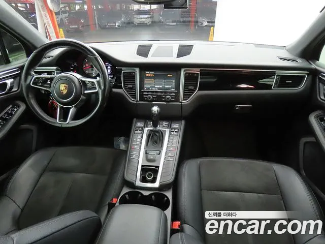 Porsche Macan — интерьер