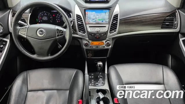 KG Mobility Korando — интерьер