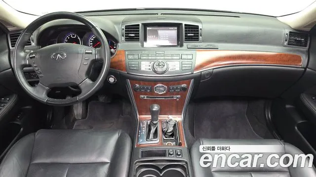 Infiniti M — интерьер