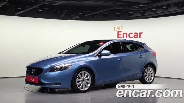 Volvo V40 — экстерьер
