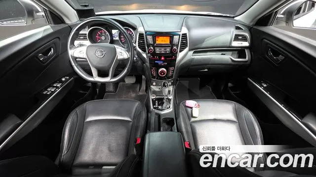 KG Mobility Tivoli — интерьер