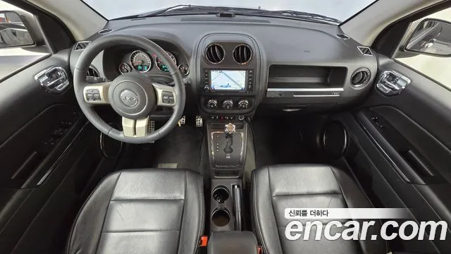 Jeep Compass — интерьер
