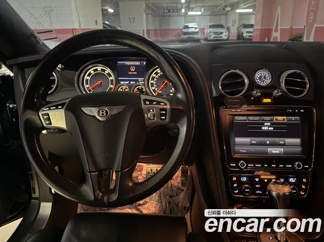 Bentley Continental — интерьер