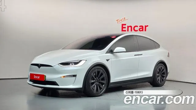 Tesla Model X — экстерьер