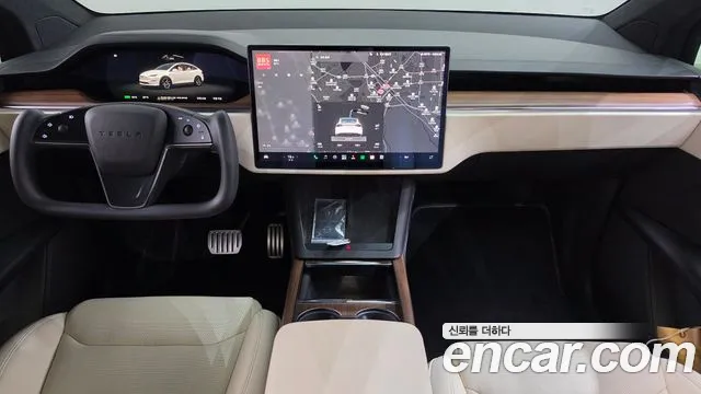 Tesla Model X — интерьер