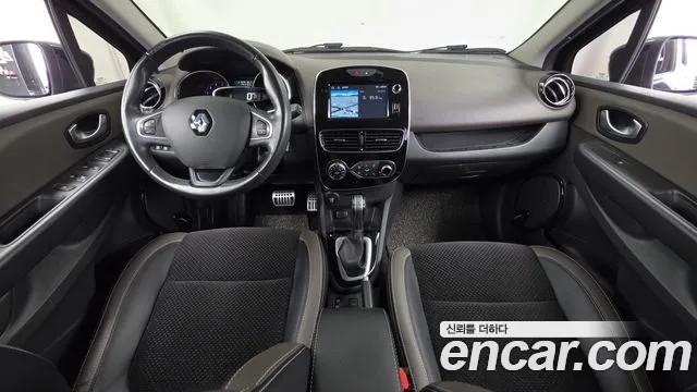 Renault Korea Clio — интерьер