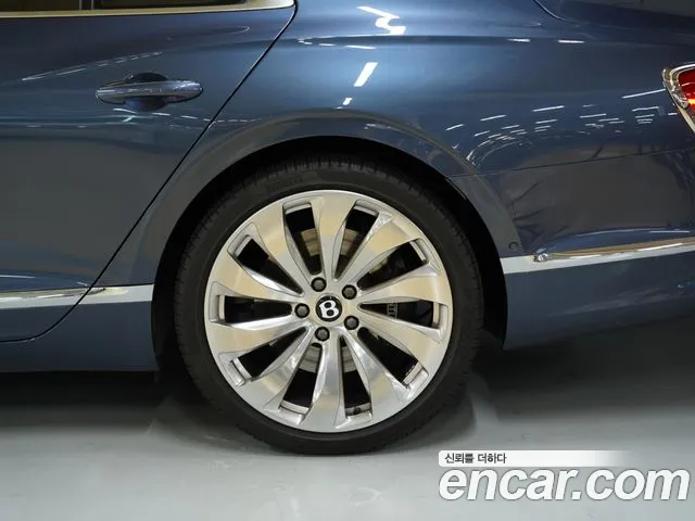 Bentley Flying Spur — интерьер