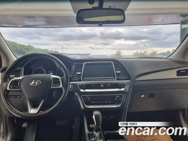 Hyundai Sonata — интерьер