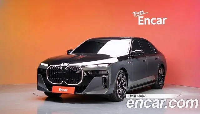 BMW i7 — экстерьер