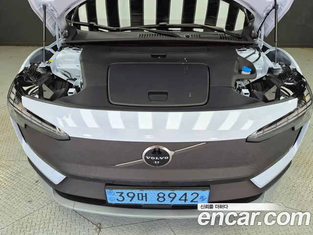 Volvo EX30 — интерьер