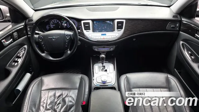 Hyundai Genesis — интерьер