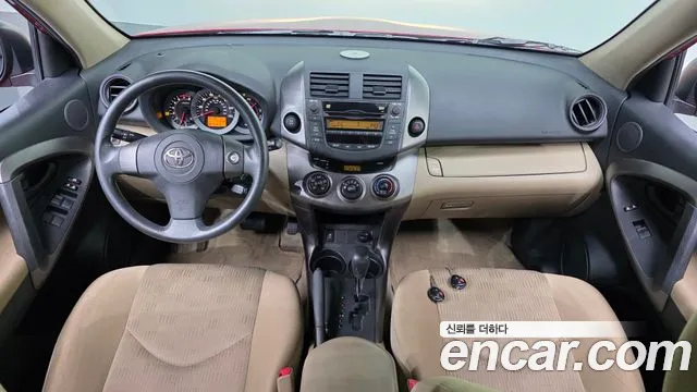 Toyota RAV4 — интерьер