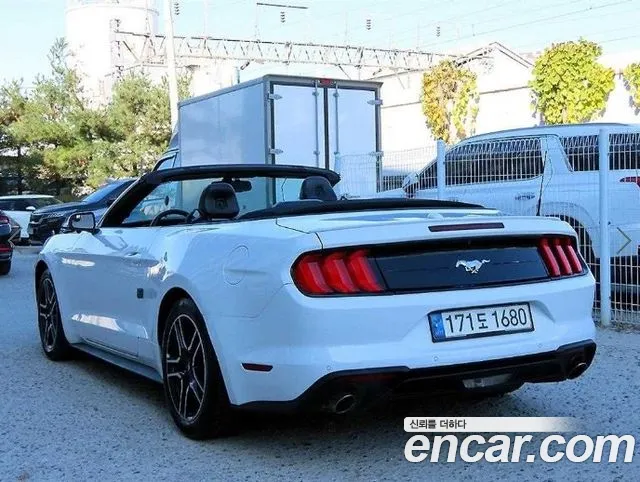 Ford Mustang — интерьер