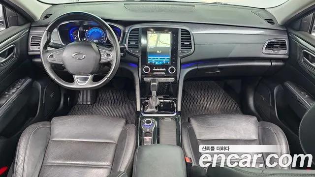 Renault Korea SM6 — интерьер