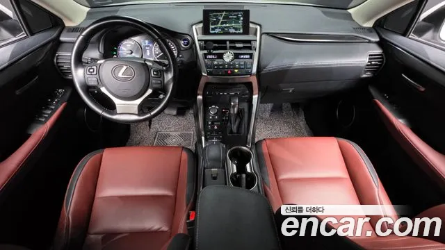 Lexus NX — интерьер