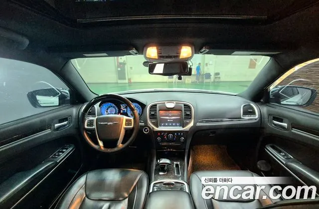 Chrysler 300C — интерьер