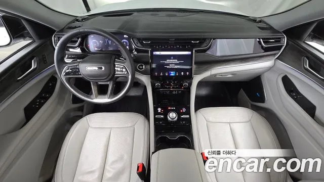 Jeep Cherokee — интерьер