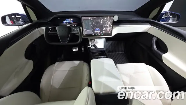 Tesla Model X — интерьер