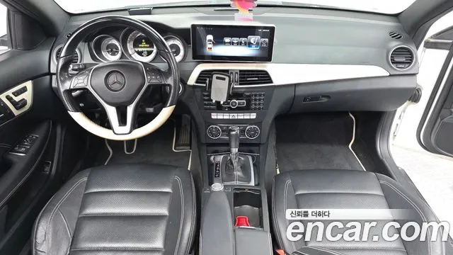 Mercedes-Benz C-класс — интерьер