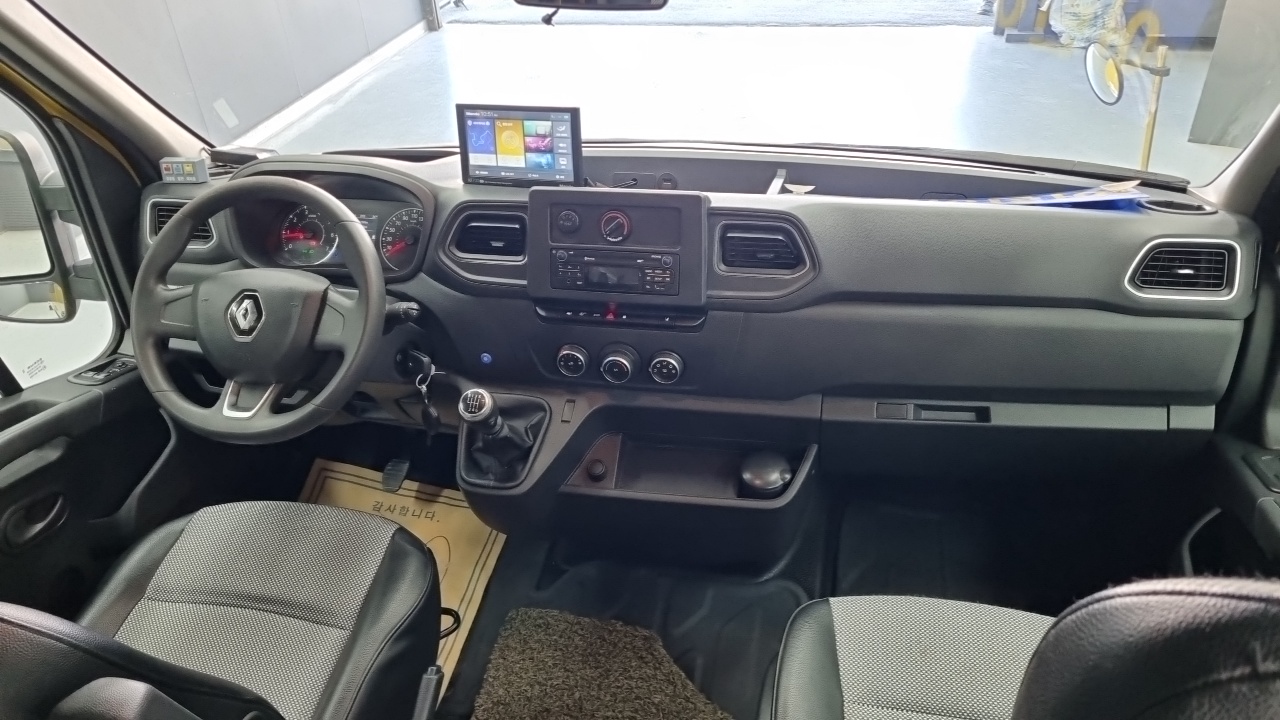 Renault Korea Master — интерьер